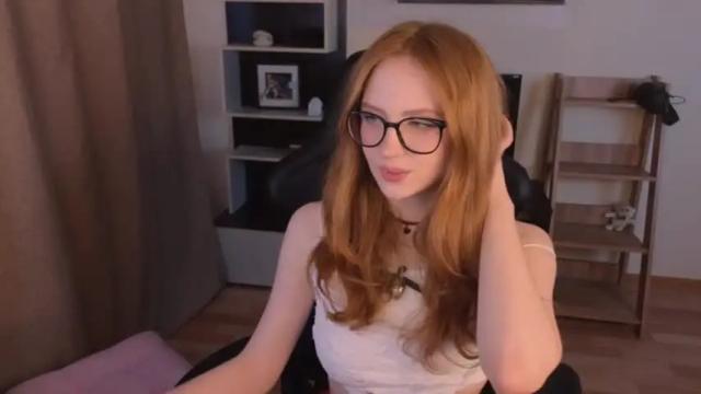 Image 7 of plastic_beach Stream on Chaturbate on 18 months ago