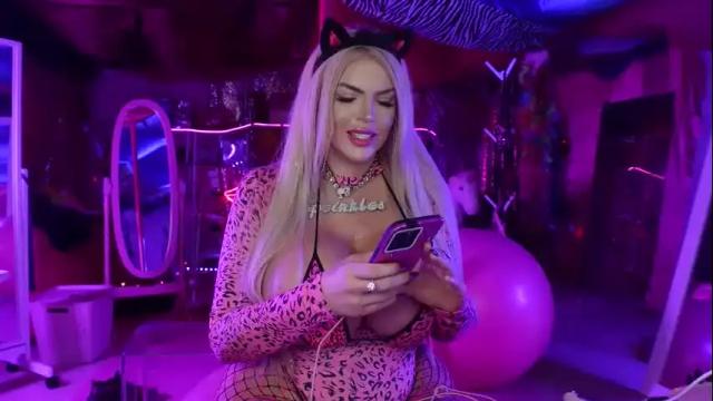 Image 2 of plasticfuckdoll Stream on Chaturbate on 18 months ago