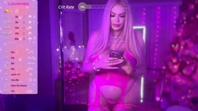 Image 6 of plasticfuckdoll Stream on Chaturbate on 12 months ago