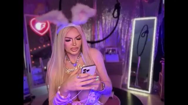 Image 7 of plasticfuckdoll Stream on Chaturbate on 3 months ago