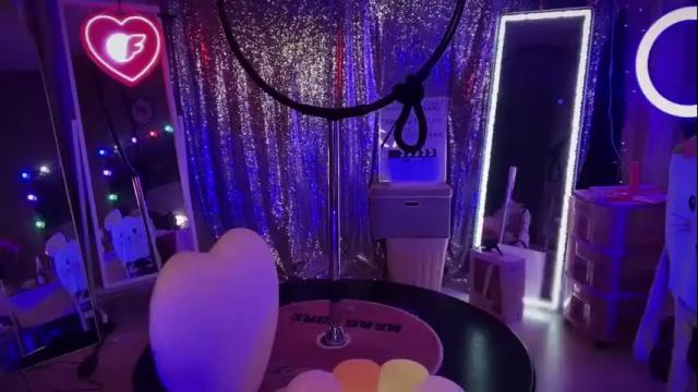 Image 12 of plasticfuckdoll Stream on Chaturbate on 1 month ago