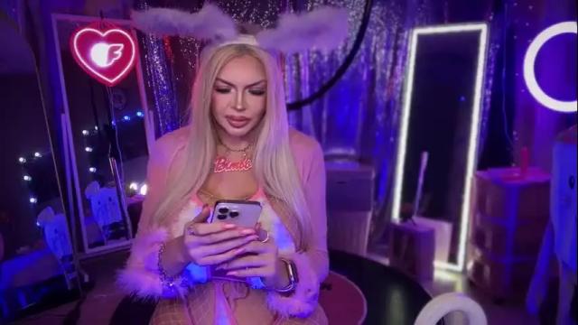 Image 2 of plasticfuckdoll Stream on Chaturbate on 1 month ago