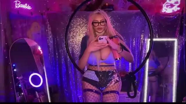 Thumbnail 3, plasticfuckdoll's Stream at Chaturbate, 1 month ago
