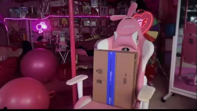 Image 6 of plasticfuckdoll Stream on Chaturbate on 1 month ago