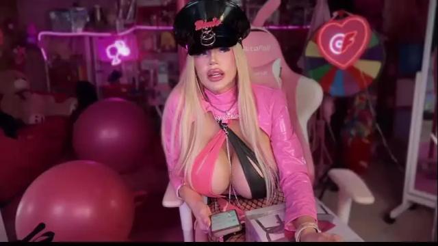 Image 8 of plasticfuckdoll Stream on Chaturbate on 1 month ago