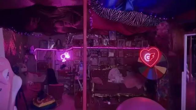 Image 3 of plasticfuckdoll Stream on Chaturbate on 14 days ago