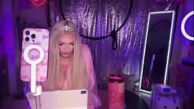 Image 11 of plasticfuckdoll Stream on Chaturbate on 7 days ago