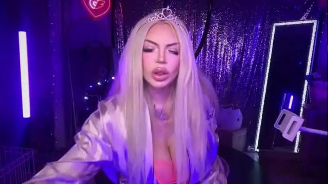 Image 2 of plasticfuckdoll Stream on Chaturbate on 4 months ago