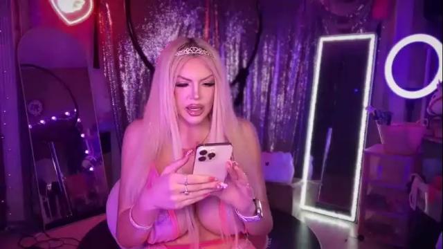 Image 8 of plasticfuckdoll Stream on Chaturbate on 1 month ago