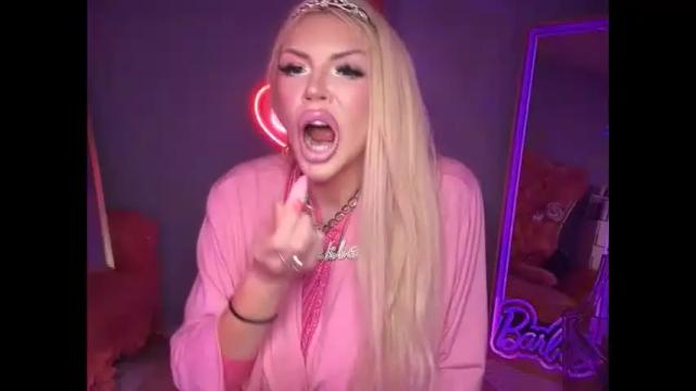 Image 11 of plasticfuckdoll Stream on Chaturbate on 1 month ago