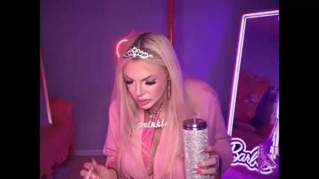 Image 4 of plasticfuckdoll Stream on Chaturbate on 1 month ago