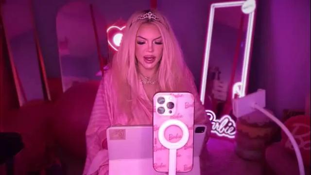 Image 10 of plasticfuckdoll Stream on Chaturbate on 1 month ago