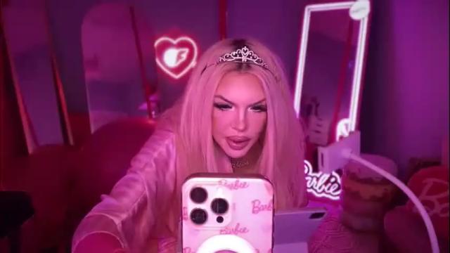 Image 8 of plasticfuckdoll Stream on Chaturbate on 1 month ago