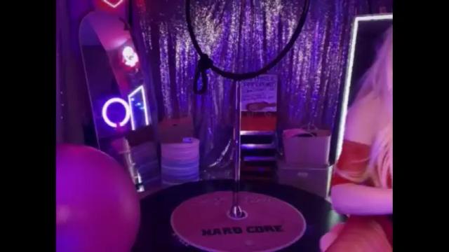 Image 2 of plasticfuckdoll Stream on Chaturbate on 1 month ago