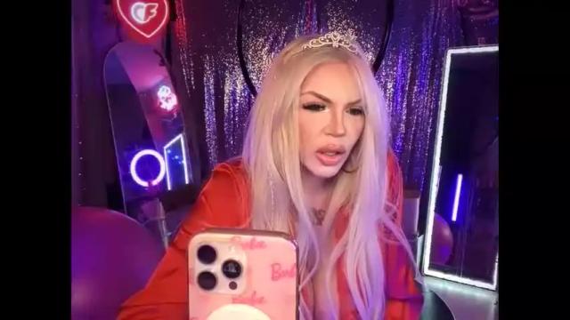 Image 7 of plasticfuckdoll Stream on Chaturbate on 1 month ago