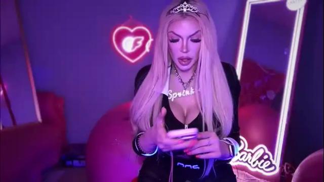 Image 6 of plasticfuckdoll Stream on Chaturbate on 7 days ago