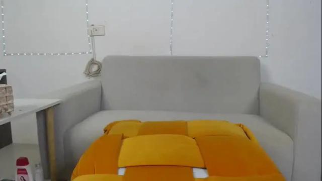 Image 8 of plasticgirll Stream on Chaturbate on 21 days ago