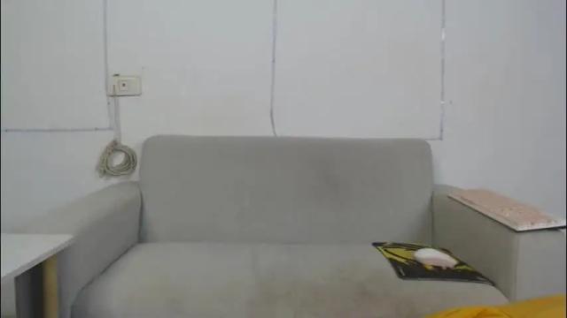 Image 3 of plasticgirll Stream on Chaturbate on 1 month ago