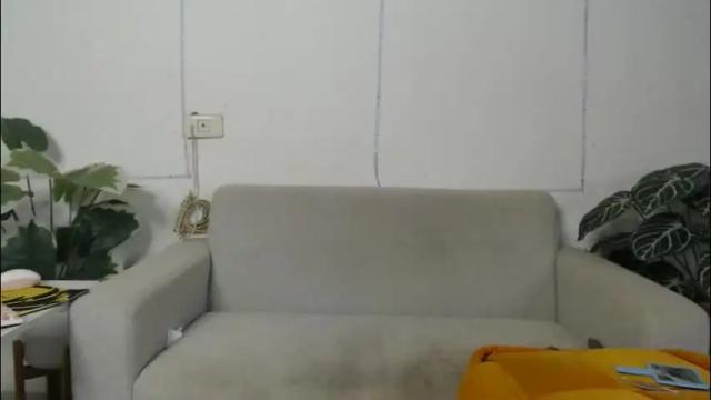 Image 2 of plasticgirll Stream on Chaturbate on 24 days ago