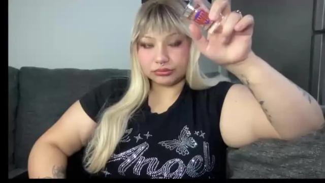 Image 8 of playfulkat99 Stream on Chaturbate on 18 months ago