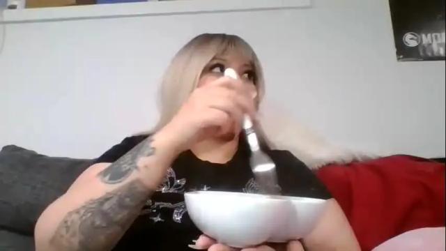 Image 7 of playfulkat99 Stream on Chaturbate on 17 months ago