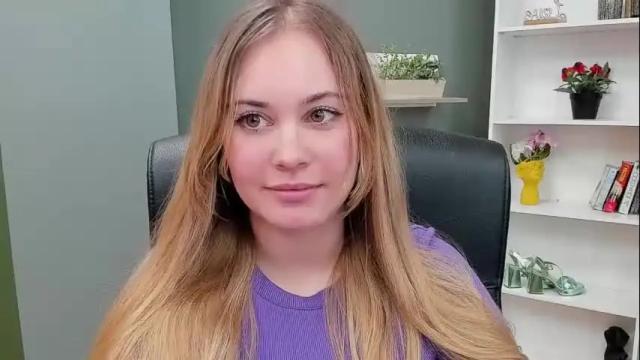 Image 4 of playgirl_valeria Stream on Chaturbate on 22 days ago