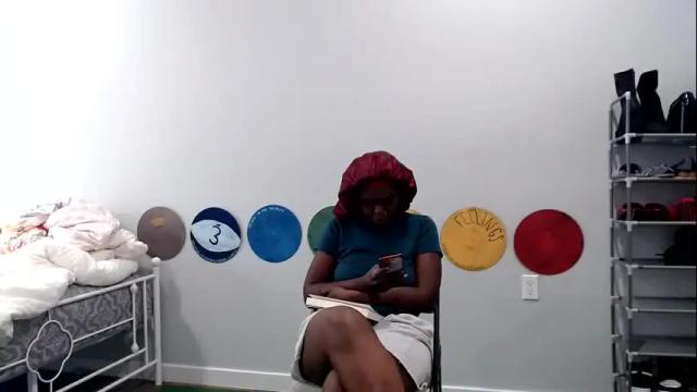 Image 2 of pleasepadrona Stream on Chaturbate on 26 days ago