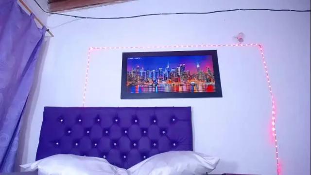 Image 2 of pleassing_ebonny Stream on Chaturbate on 5 months ago