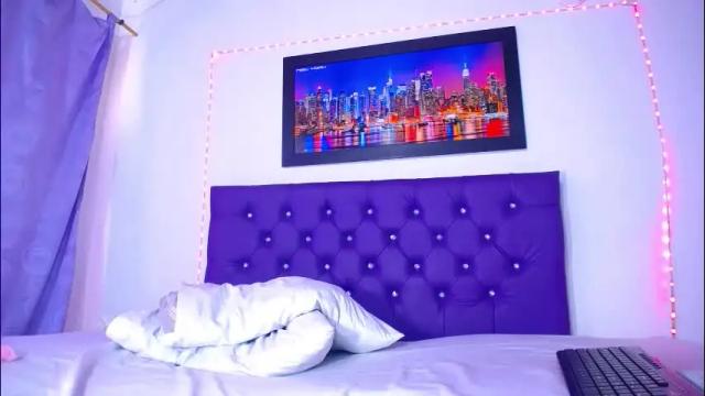 Image 3 of pleassing_ebonny Stream on Chaturbate on 4 months ago