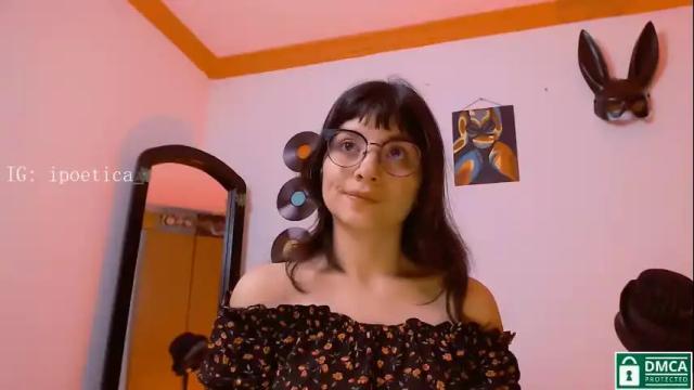Image 7 of poeeticaa_ Stream on Chaturbate on 1 month ago