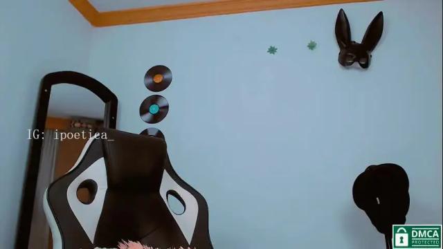 Image 2 of poeeticaa_ Stream on Chaturbate on 1 month ago