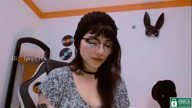 Image 8 of poeeticaa_ Stream on Chaturbate on 1 month ago