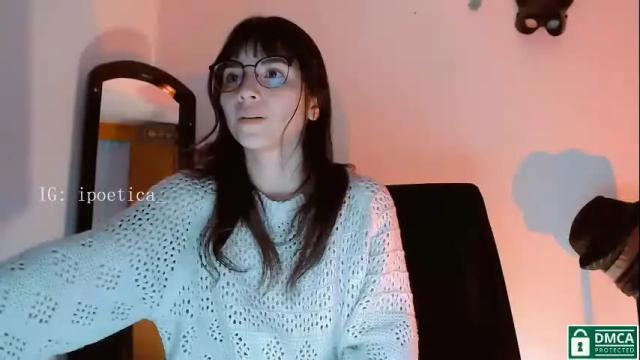 Image 4 of poeeticaa_ Stream on Chaturbate on 1 month ago
