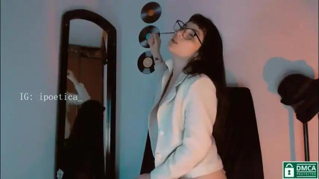 Image 11 of poeeticaa_ Stream on Chaturbate on 2 months ago