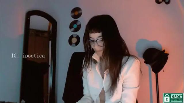 Image 4 of poeeticaa_ Stream on Chaturbate on 2 months ago