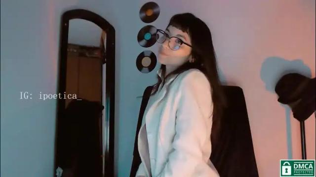 Image 7 of poeeticaa_ Stream on Chaturbate on 2 months ago
