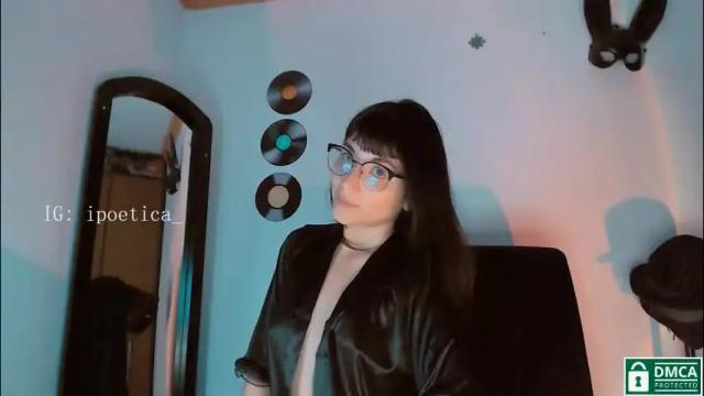 Image 4 of poeeticaa_ Stream on Chaturbate on 2 months ago