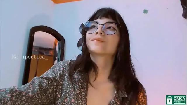 Image 6 of poeeticaa_ Stream on Chaturbate on 1 month ago