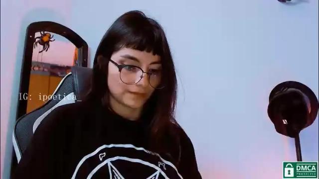 Image 2 of poeeticaa_ Stream on Chaturbate on 2 months ago