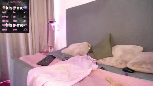 Image 4 of poison__luna Stream on Chaturbate on 2 months ago