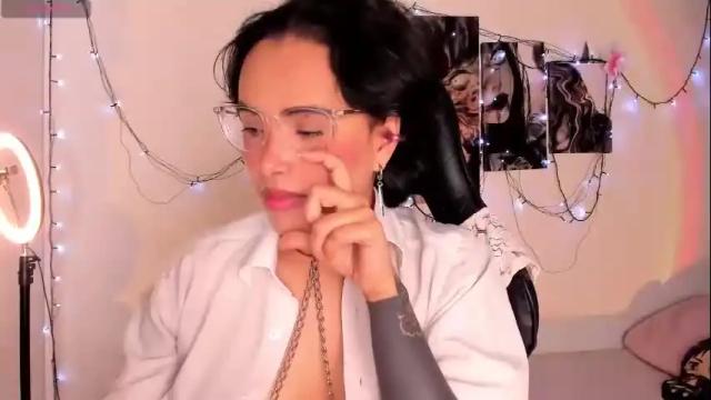 Image 11 of poison_willow Stream on Chaturbate on 2 months ago