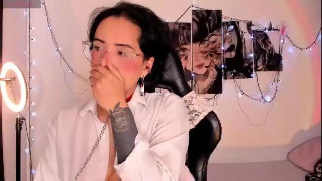 Image 7 of poison_willow Stream on Chaturbate on 2 months ago