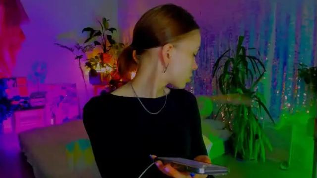Image 2 of poli__ Stream on Chaturbate on 20 days ago
