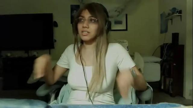 Image 2 of polinalove_streamer Stream on Chaturbate on 1 month ago