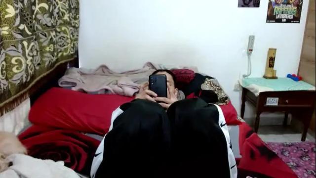 Image 2 of pollon8_kbezon Stream on Chaturbate on 1 month ago