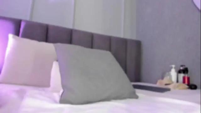 Image 2 of pollybabe_ Stream on Chaturbate on 1 month ago