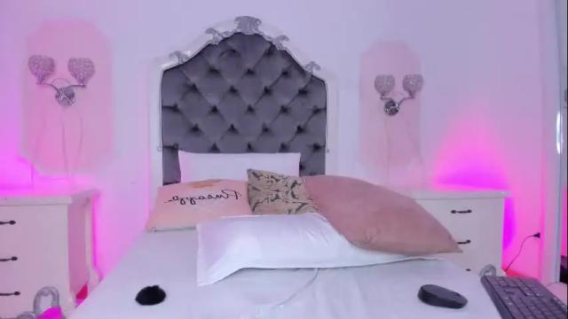 Image 12 of pollygrey_ Stream on Chaturbate on 26 days ago
