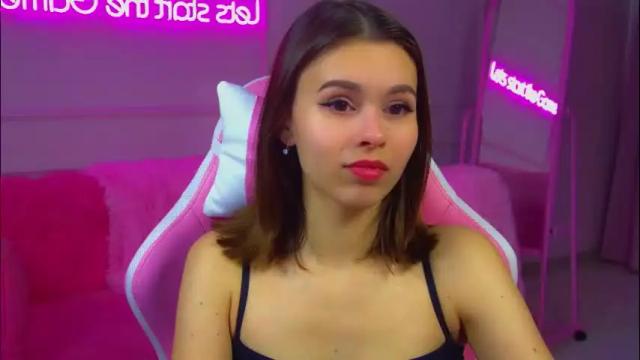 Image 4 of pollylanders Stream on Chaturbate on 2 months ago