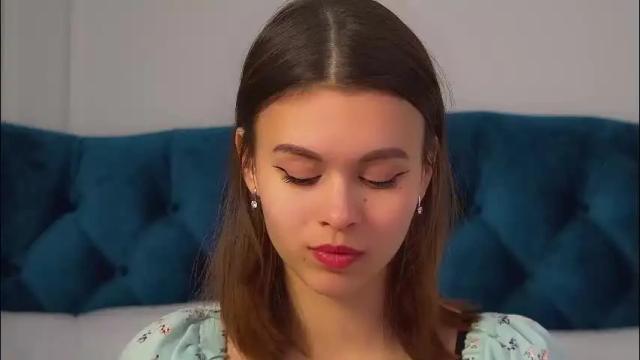 Image 3 of pollylanders Stream on Chaturbate on 2 months ago