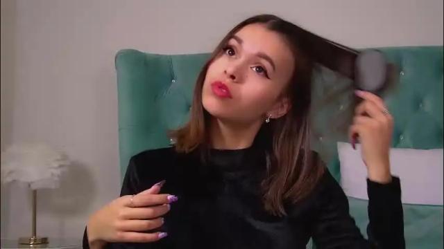 Image 2 of pollylanders Stream on Chaturbate on 2 months ago